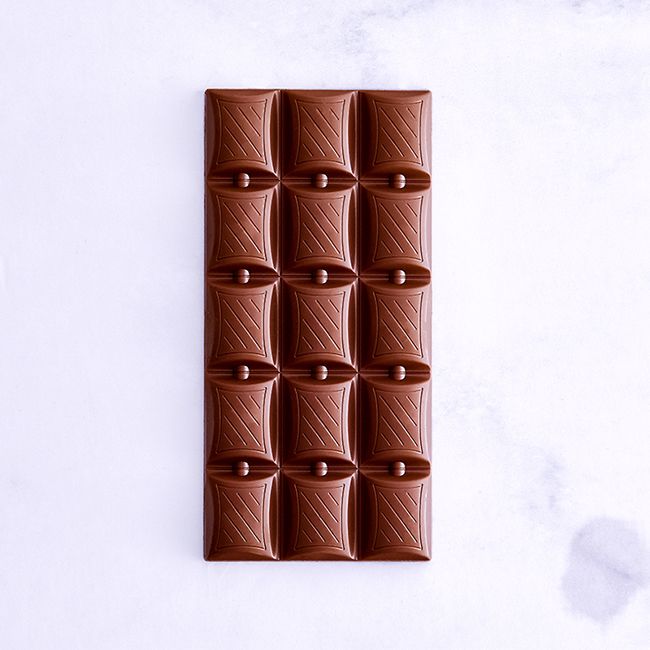 HAZELNUT PRALINE – MILK CHOCOLATE – 100g